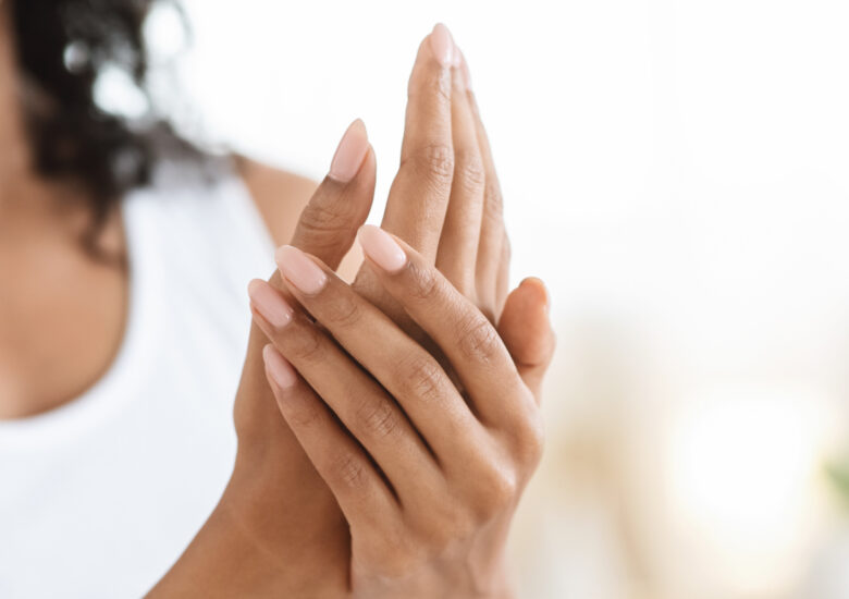 Scleroza multiplă și modificări ale unghiilor