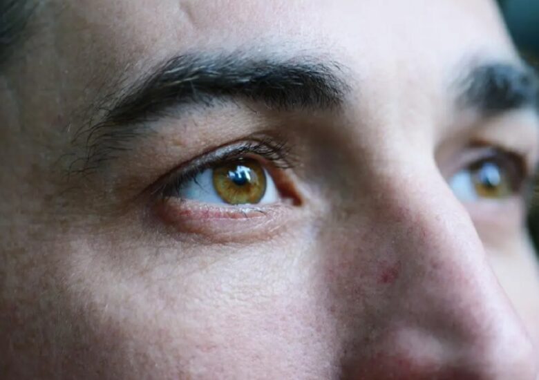 Cum afectează scleroza multiplă ochii?